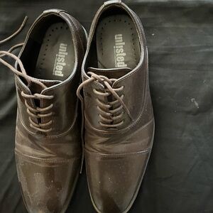 Brown dress shoes